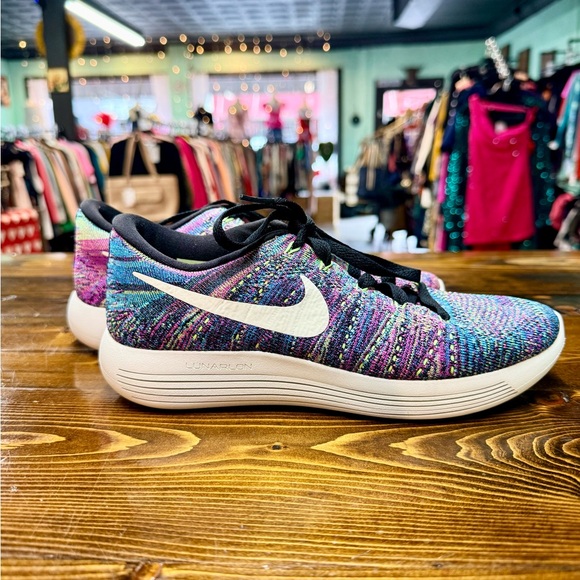 Nike Shoes - Nike Women's LunarEpic Low Flyknit Running Shoes